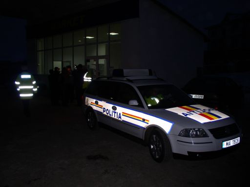 masina politie noaptea(1)